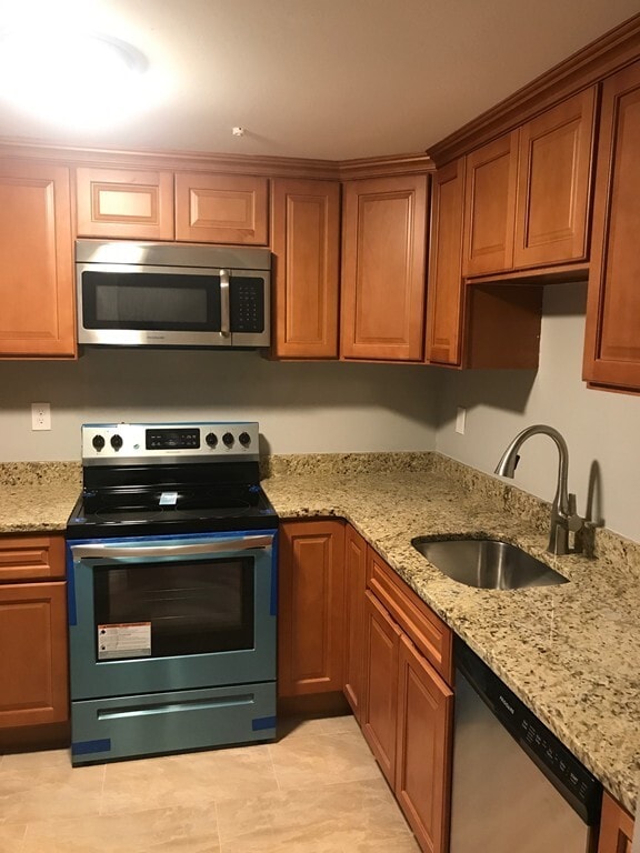 32 Hollis St, Randolph, MA 02368 Townhome Rentals in Randolph MA