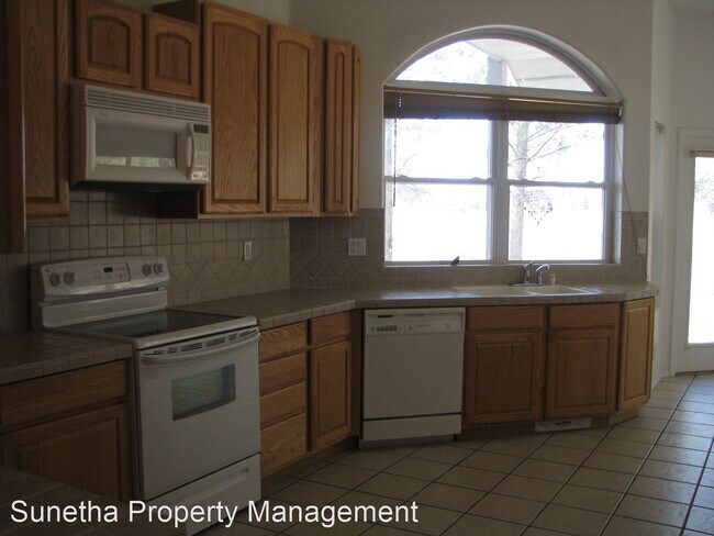 Foto del edificio - 3 br, 2.5 bath House - 89 Glen Eaton Drive