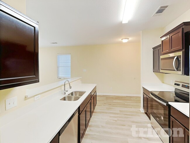 Building Photo - 2055 Sweet Lilac Dr