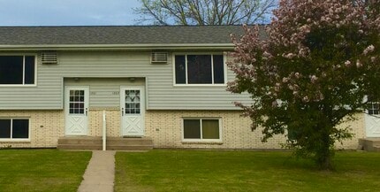 Building Photo - 1203 Greenhill Dr