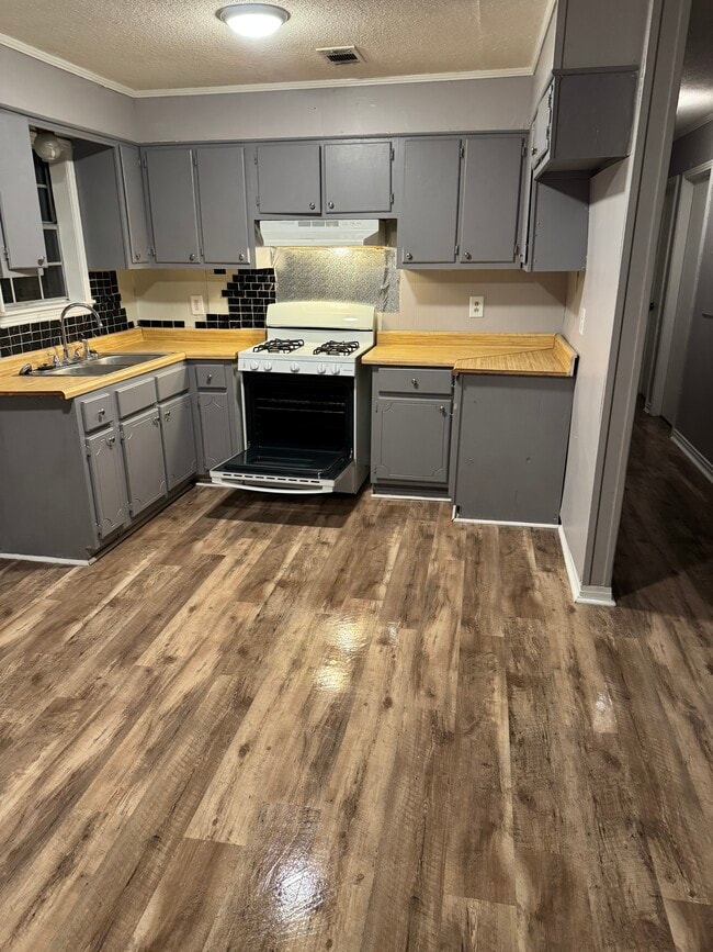 Foto del edificio - 3113 Beasley Dr