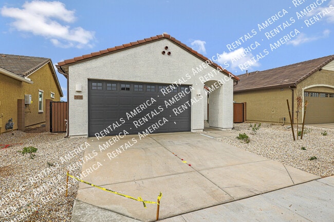Building Photo - 5938 N 90th Dr