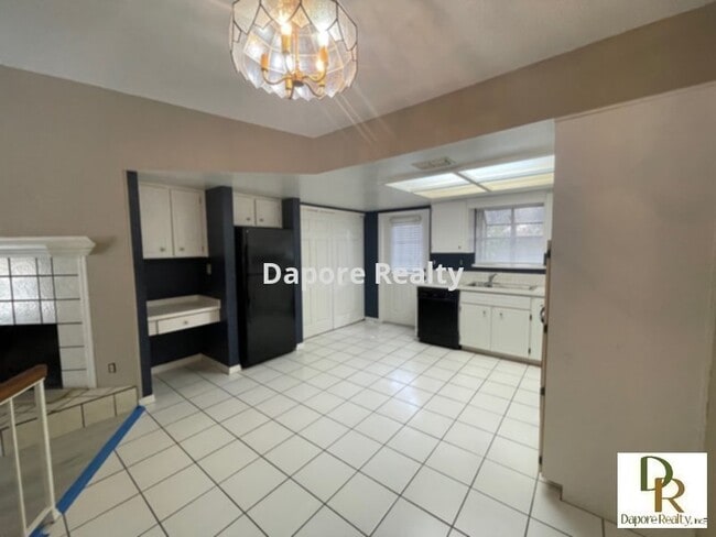 Foto del edificio - 2 Bedroom w/ Fireplace- Water & Lawn C...