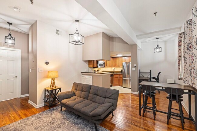 Building Photo - 227 Christopher Columbus Dr