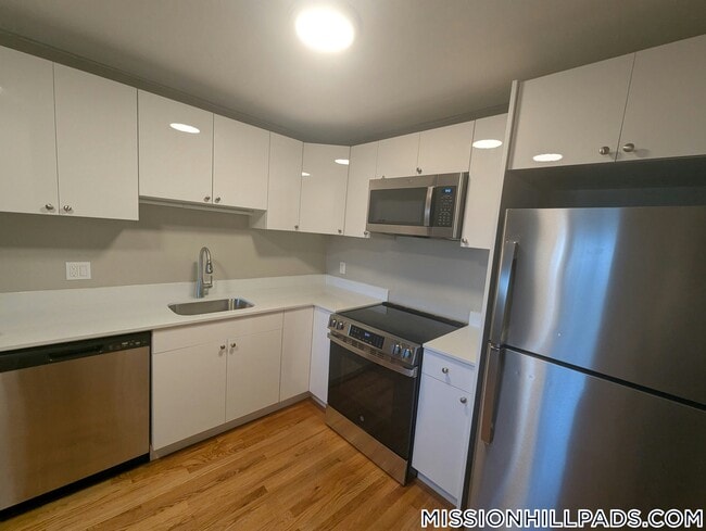 Building Photo - 226 Parker Hill Ave