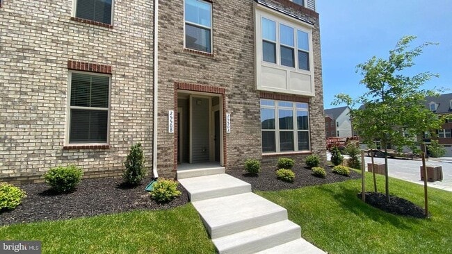 Building Photo - 2550 VERONA Pl