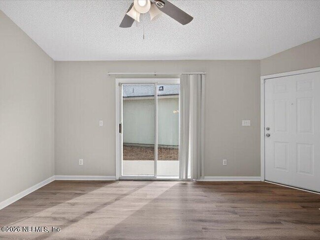 Foto del edificio - 1460 Ellis Trace Dr W