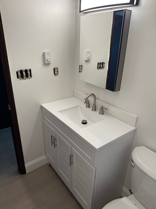 Baño reformado - 832 Oakdale Rd