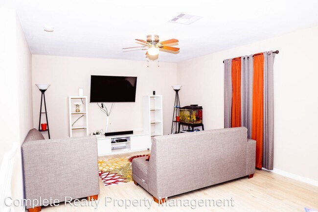 Foto del edificio - 3 br, 2 bath House - 7605 Dyer Street