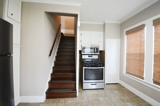 Foto del edificio - 407 N Chappell Hill St