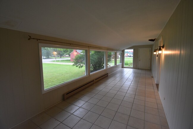 Foto del edificio - 2 Bedroom, 1 Bath Home in Greenfield