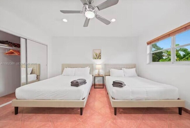 Foto del edificio - 2424 NE 9th St