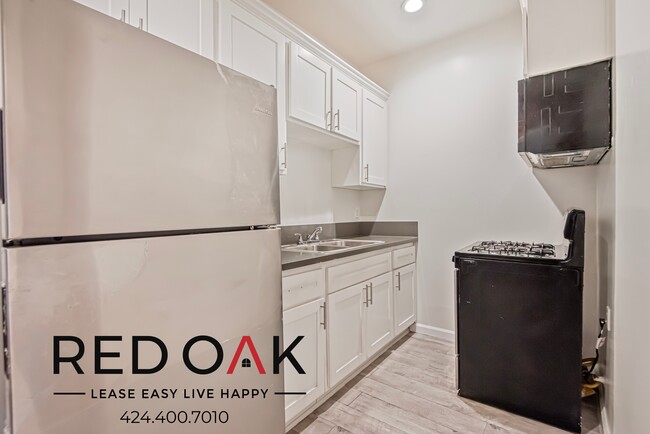 Building Photo - 1057 S Western Ave