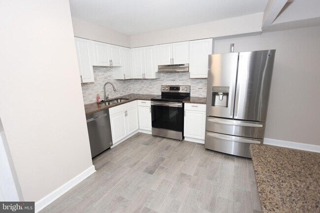 Foto del edificio - 6984 Hanover Pkwy
