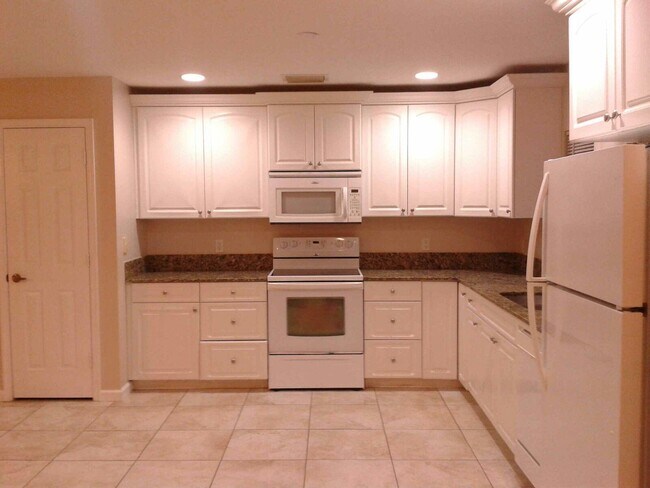 Building Photo - 2082 SE Wild Meadow Cir