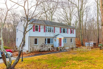 Building Photo - 405 Noank Ledyard Rd