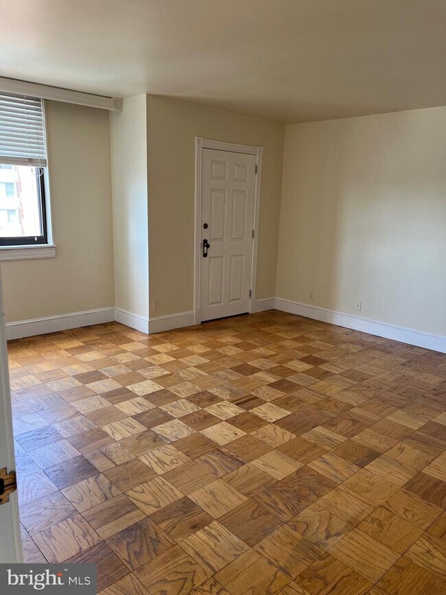 Foto del edificio - 3800 Fairfax Dr