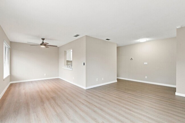 Foto del edificio - 1180 Carlton Ct