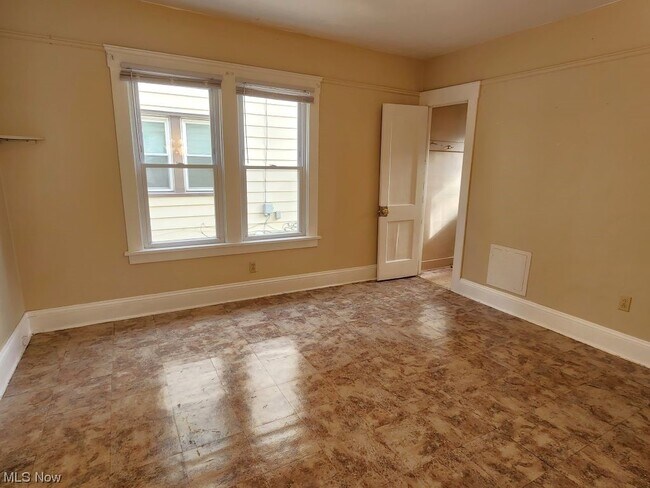 Foto del edificio - 16424 Braddock Ave