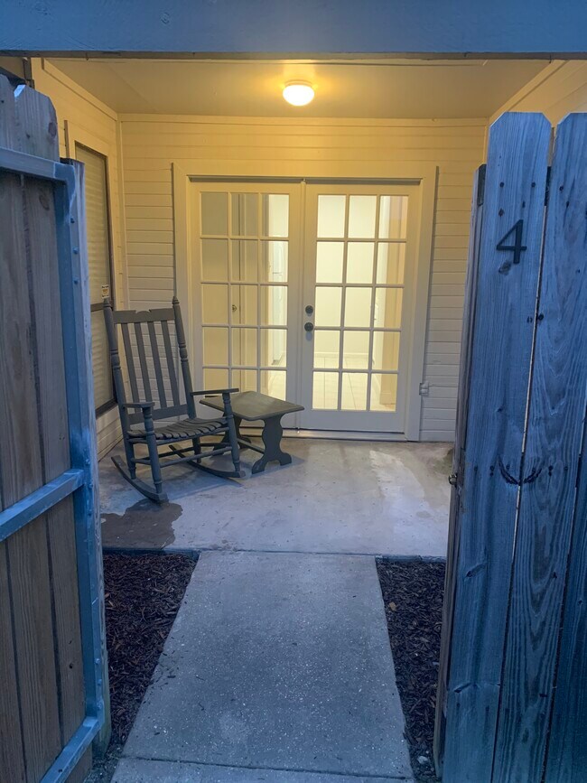 Foto del edificio - 5233 Butter Creek Ln