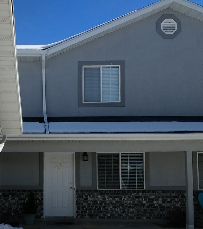 Building Photo - 218 W 1458 S