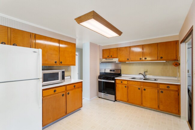 Building Photo - 1409 Seward Dr