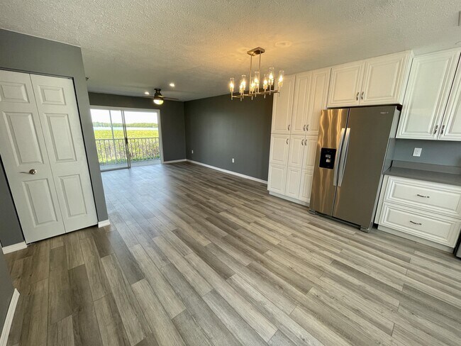 Foto del edificio - 933 Sandpiper Cir