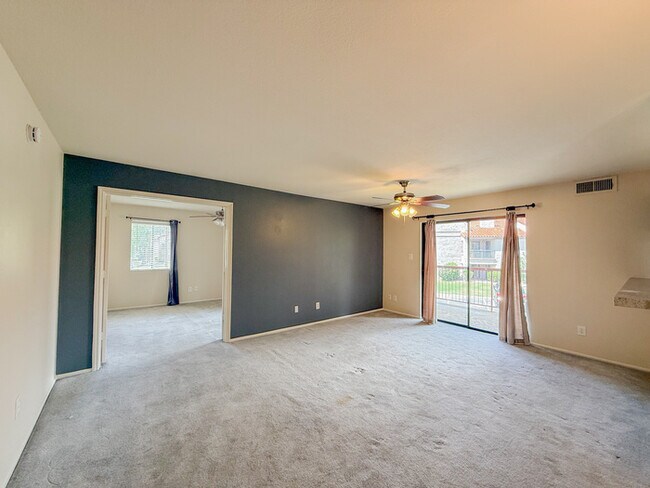 Foto del edificio - 1207 N 84th Pl