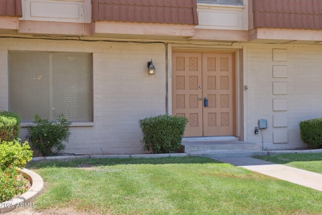 Building Photo - 5006 S Birch St