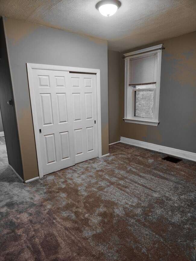Bedroom - 2372 Fairview Ave
