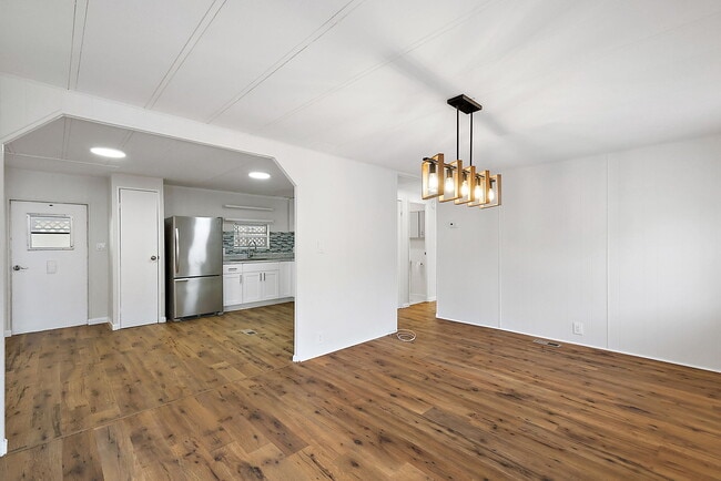 Building Photo - 123 Camellia Dr