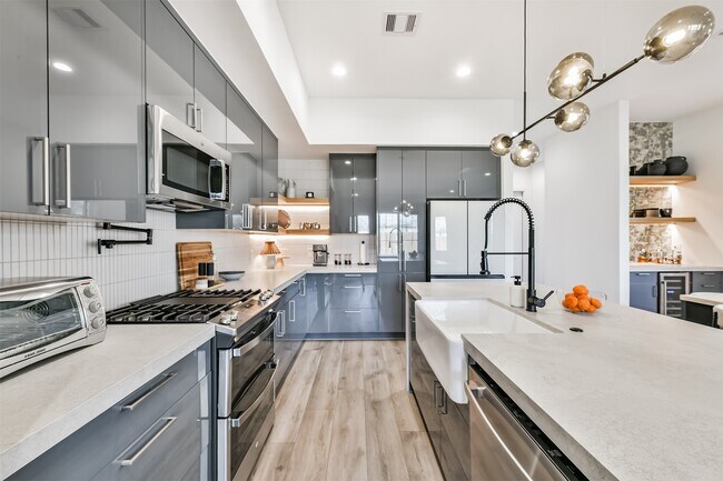 Foto del edificio - 4211 Nichols St