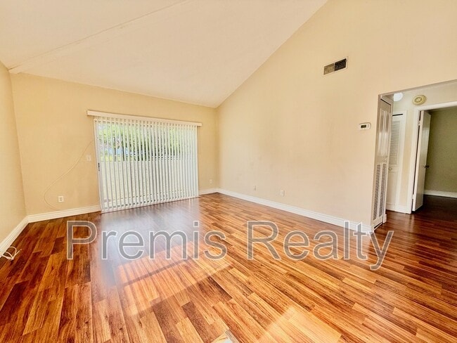 Foto del edificio - 2931 Bough Ave