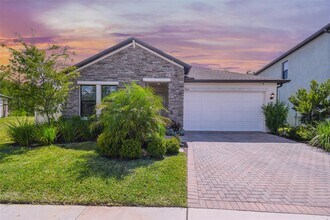 Building Photo - 9571 Little Bluestem Dr