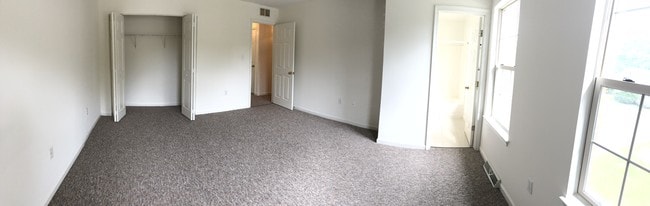 Building Photo - 31 Old Church Ln