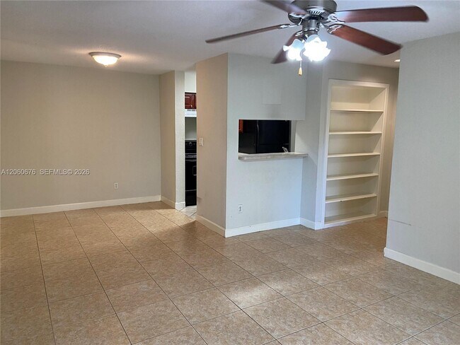 Foto del edificio - 755 Riverside Dr