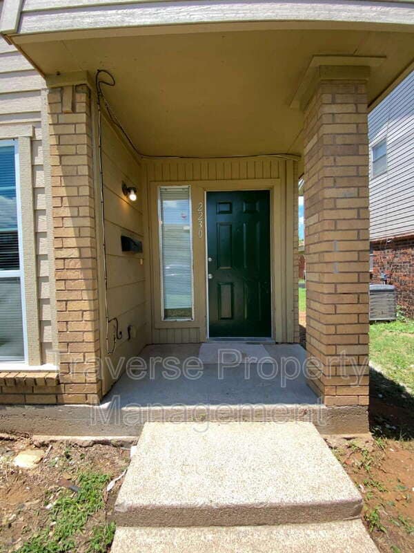 Building Photo - 2230 Chase Ct