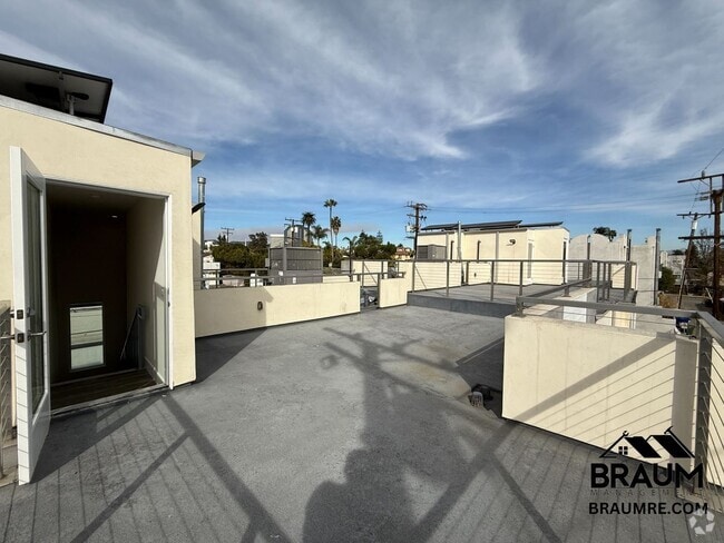 Building Photo - 1541 Franklin St