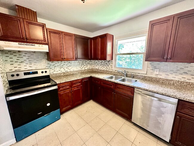 Foto del edificio - 620 Grantland Dr