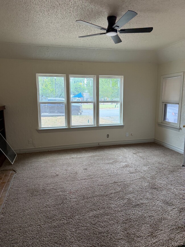 Photo - 2928 NW 12th St (Oklahoma City, OK) Apartment