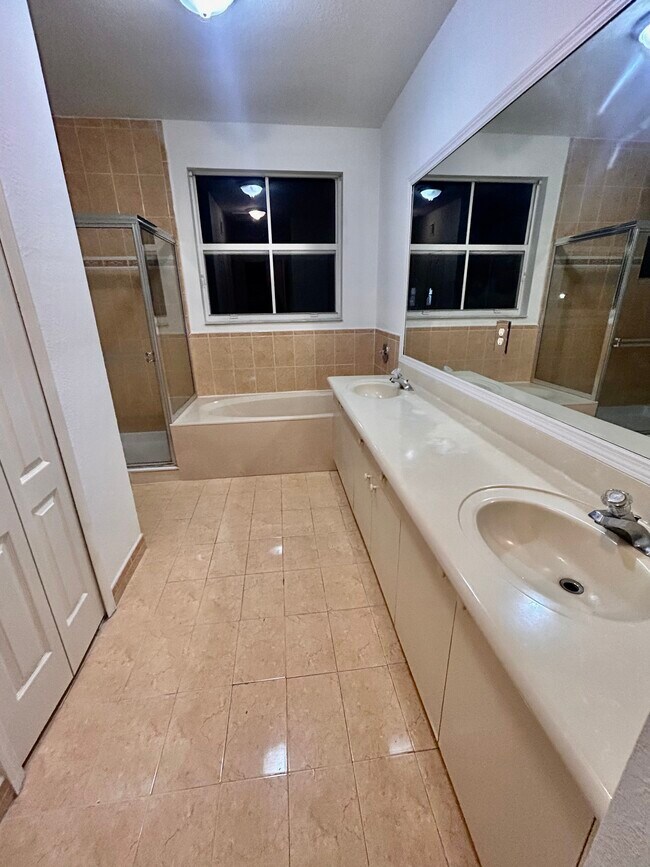Foto del edificio - 13544 NW 9th St