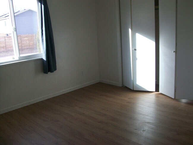 Foto del edificio - 4448 Lake Mead Dr