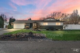 Building Photo - 4115 E Meadow Wood Dr