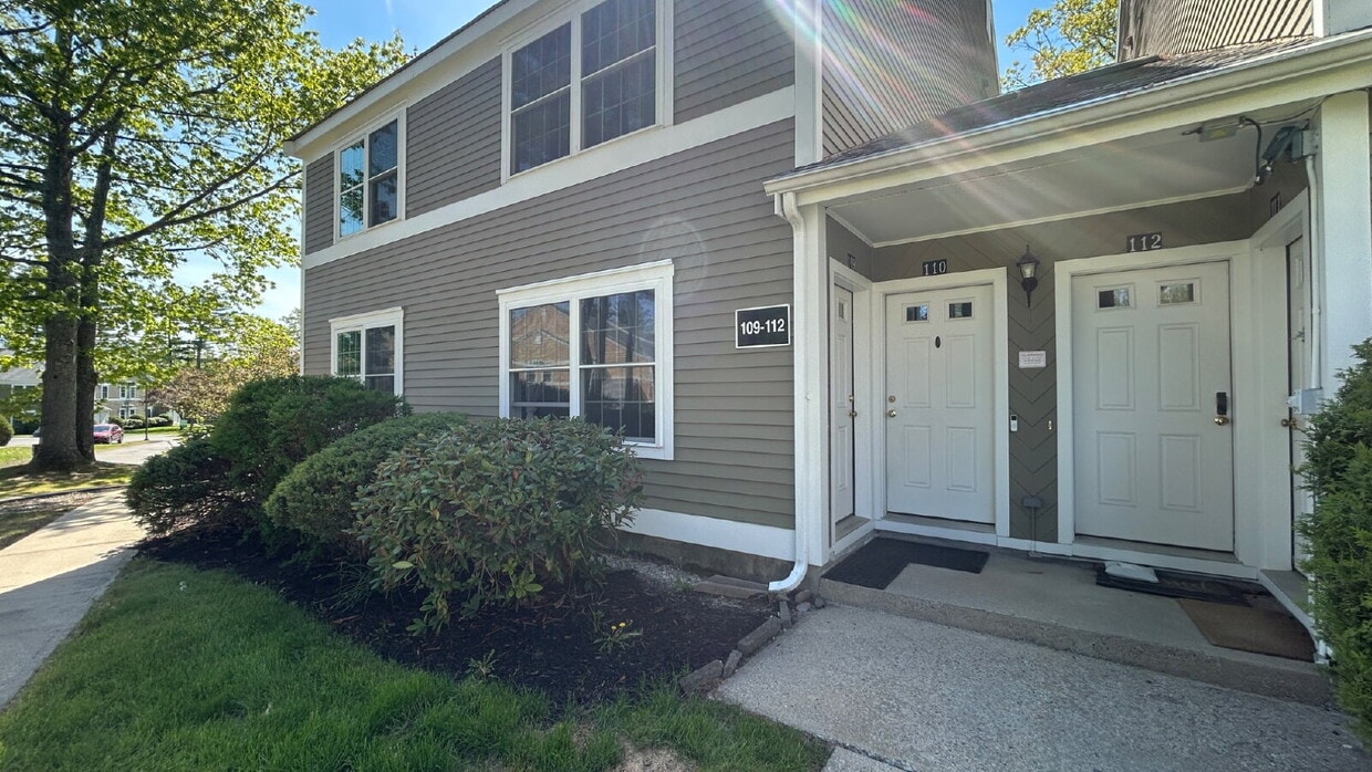 Primary Photo - Fully Furnished 2BR/2BA Condo in Old Orcha...
