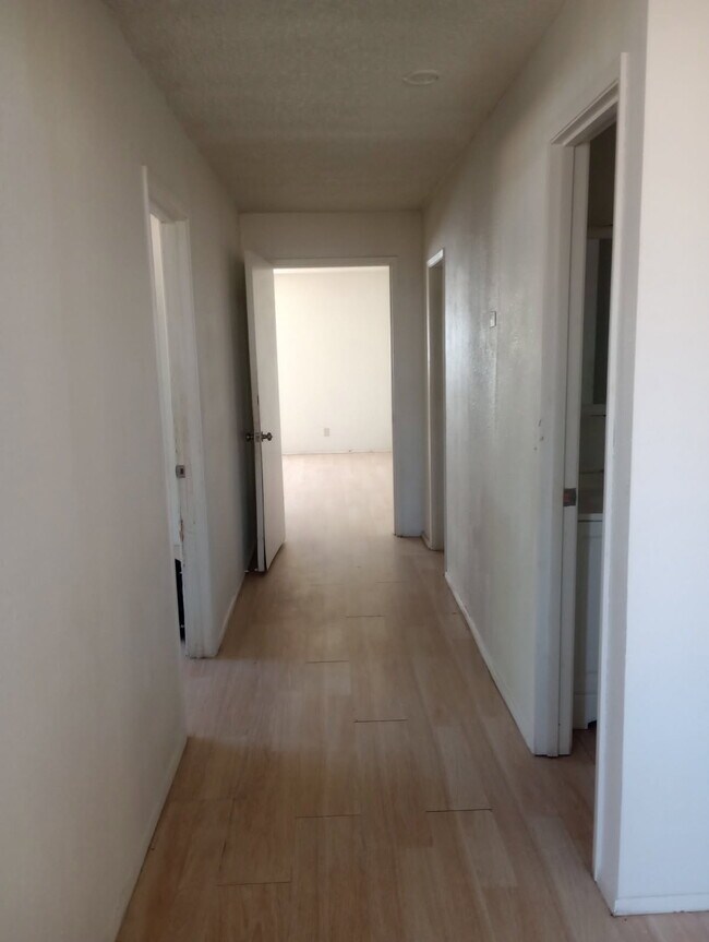 Foto del edificio - 2908 Fulop St