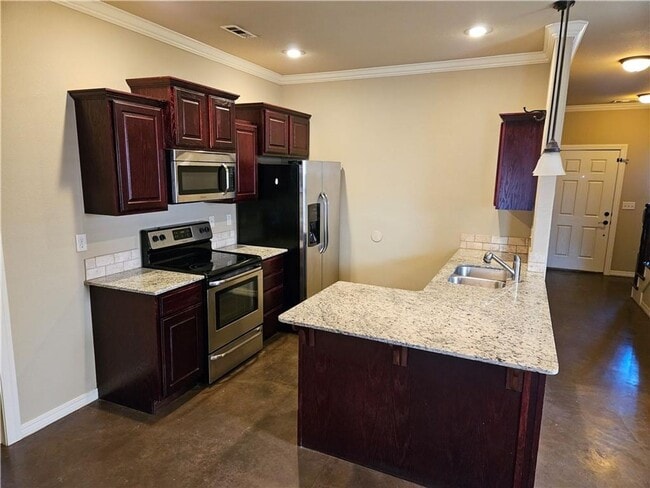 Building Photo - Nice 3 bedroom 2 bath home in Middle of Fayetteville