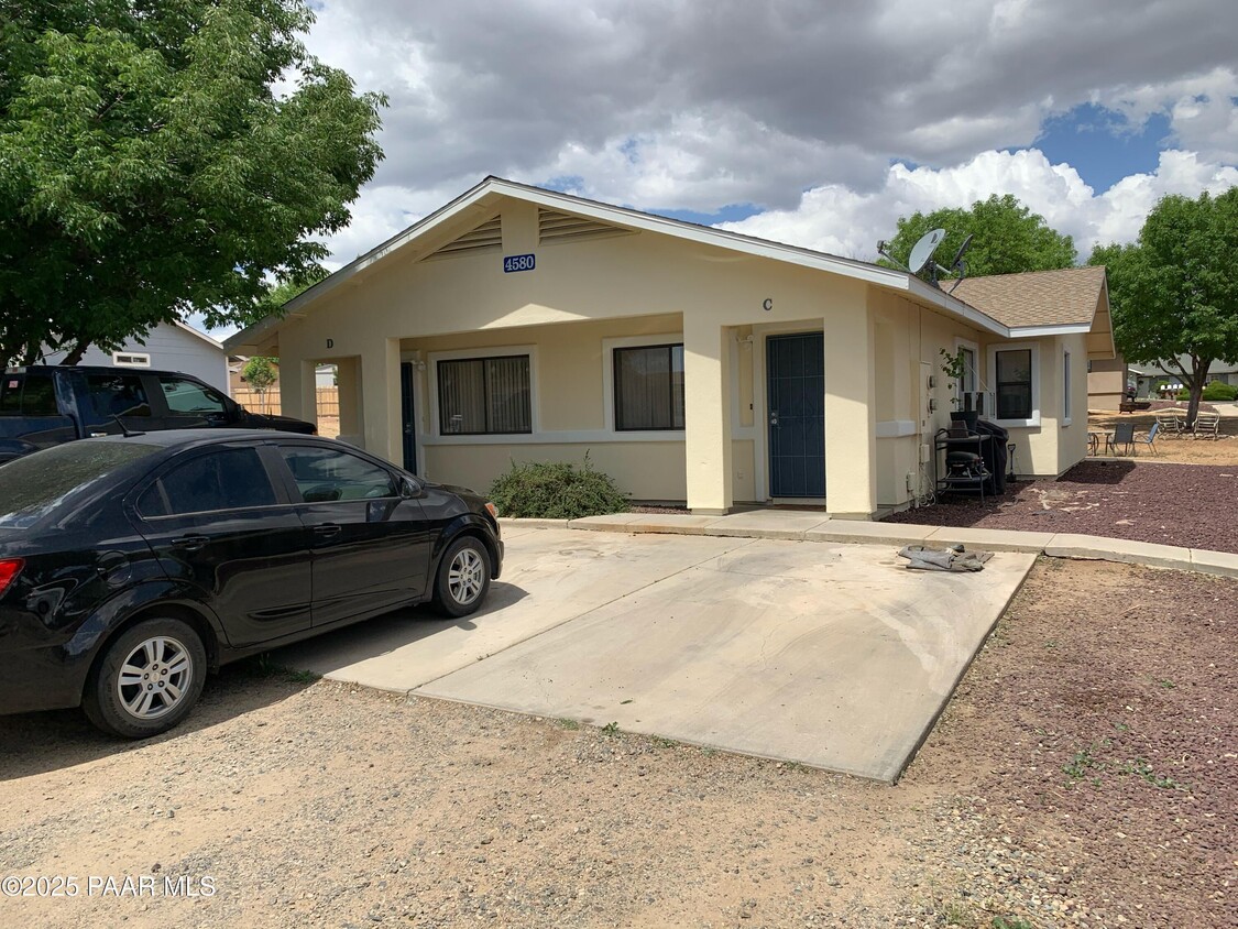 Primary Photo - 4580 N Agua Fria Dr