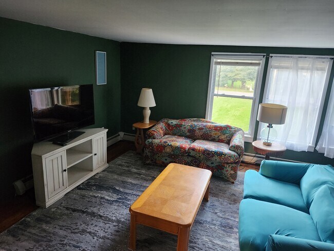 Foto del edificio - 2460 US Route 5 N