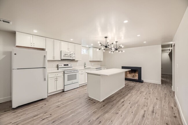 Building Photo - 3332 Yarrow Ct