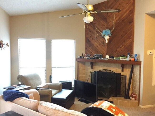 Foto del edificio - 2901 San Jacinto Blvd